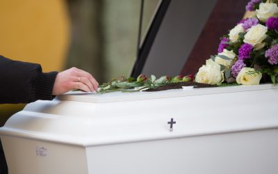 What to Look for When Choosing Funeral Packages for Your Loved One