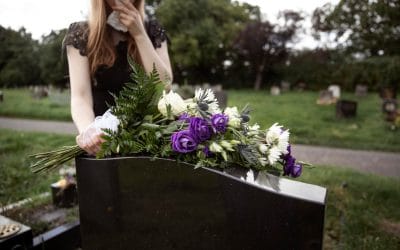 Graveside Burial vs Traditional Funeral Service: Key Differences and How to Choose